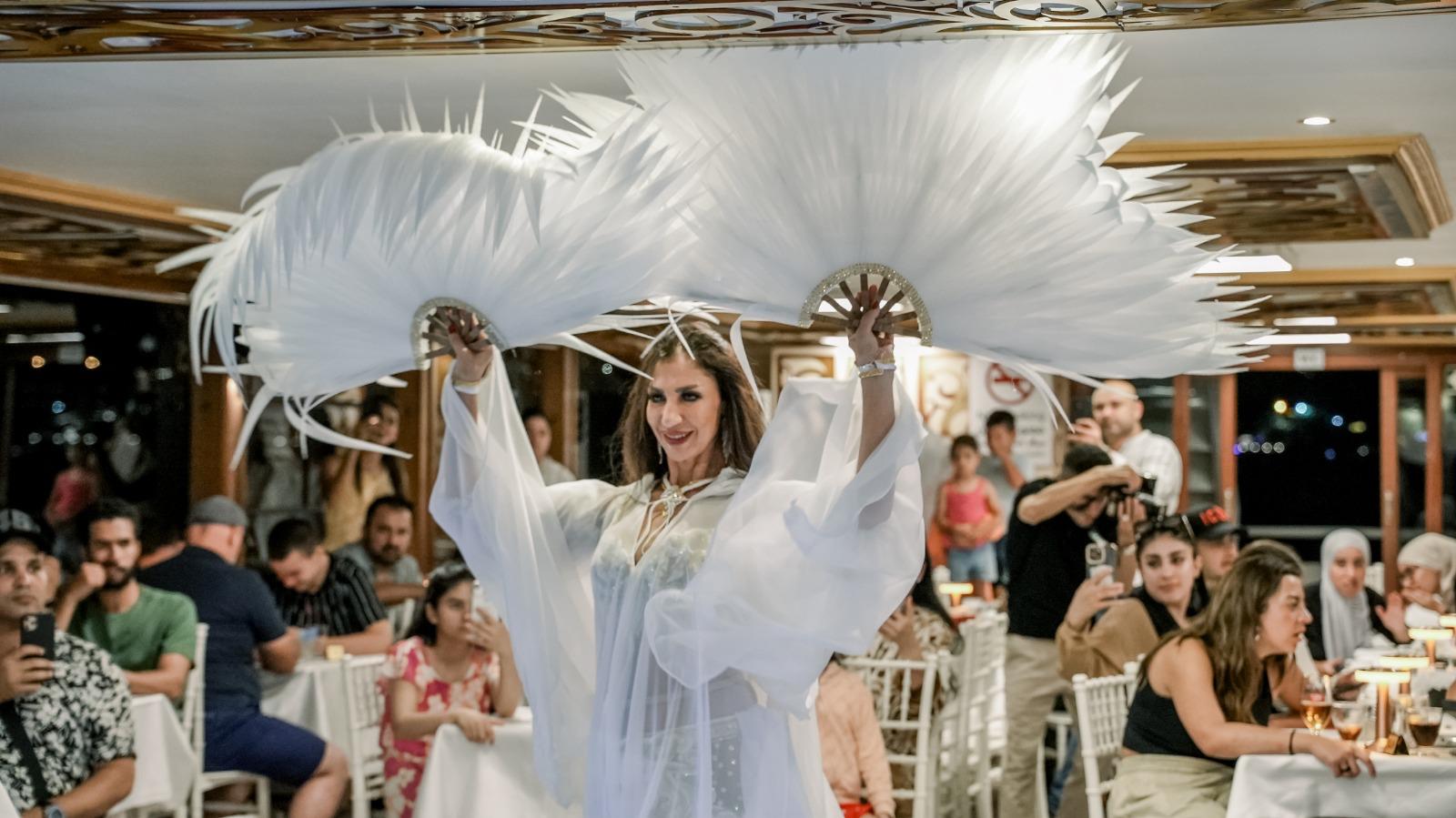 STANDARD PRİVATE TABLE WİTH ALCOHOL + Pick up&Drop off