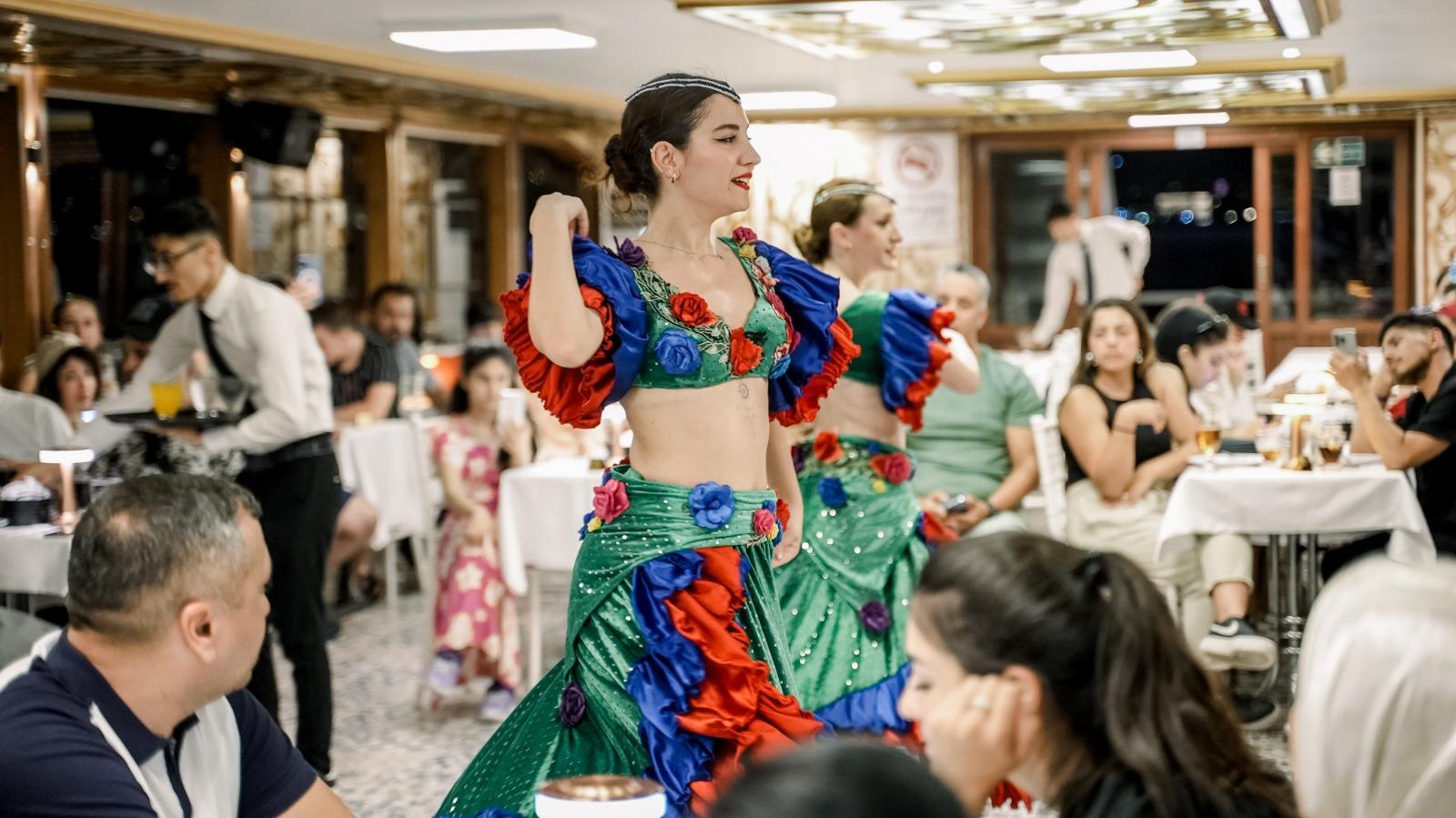 CLOSE TO SHOW PRİVATE TABLE NO ALCOHOL (Meeting Point)