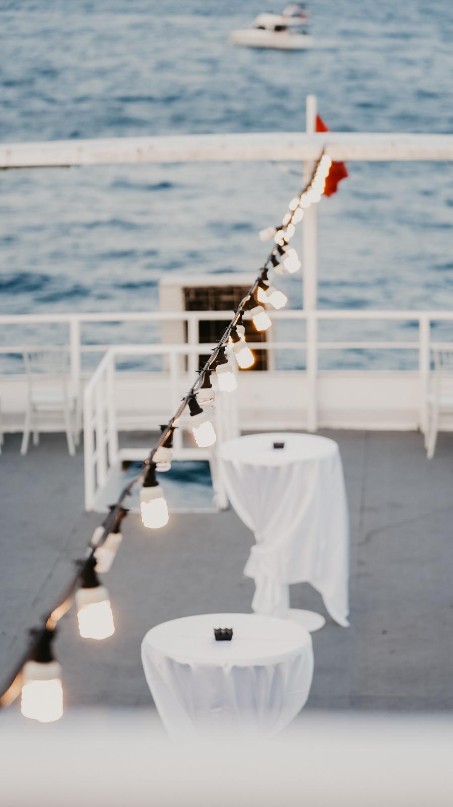 CLOSE TO SHOW PRİVATE TABLE NO ALCOHOL + Pick up&Drop off